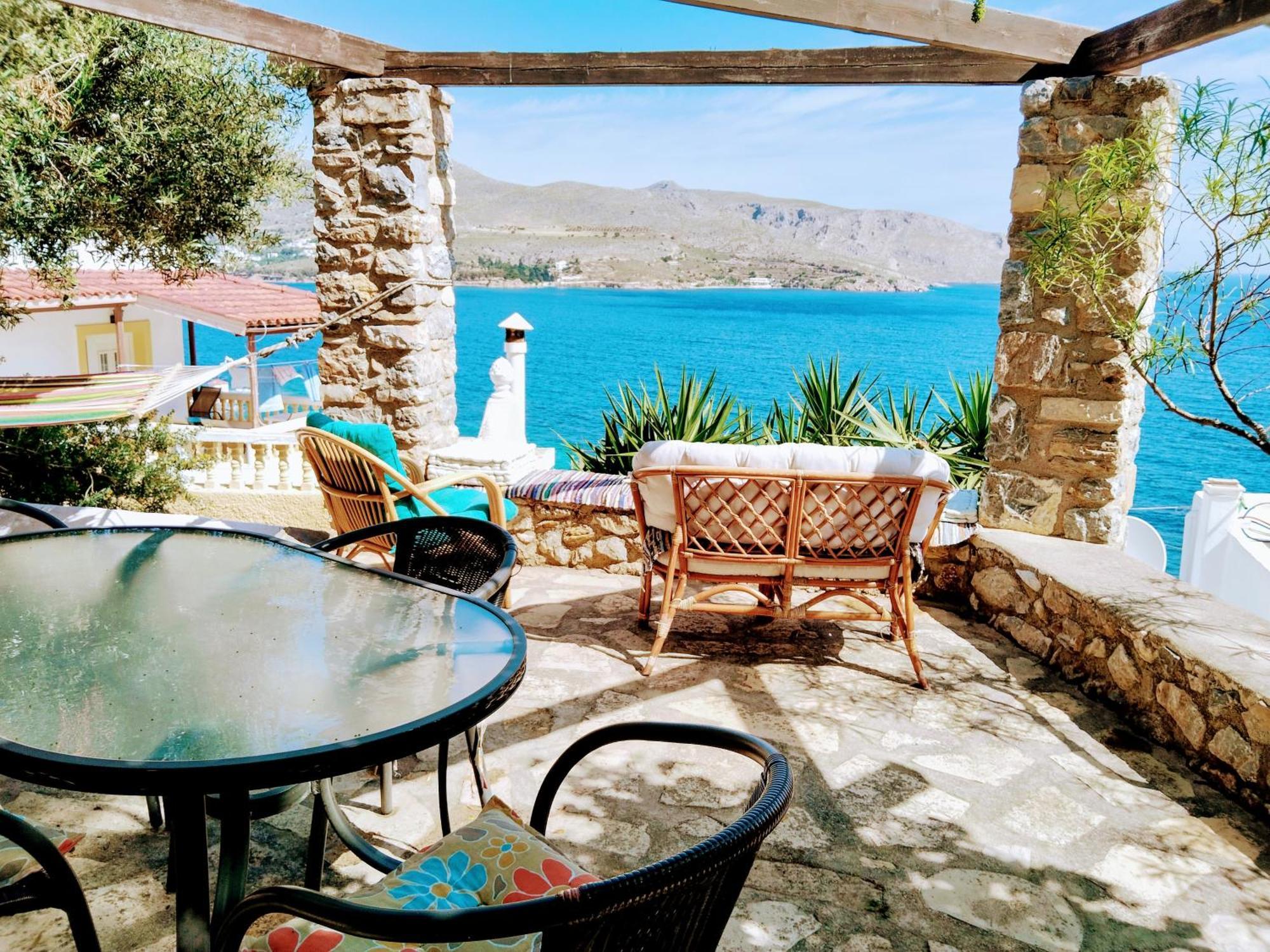 Elegeo Rockhouse Villa Agia Marina  Eksteriør billede